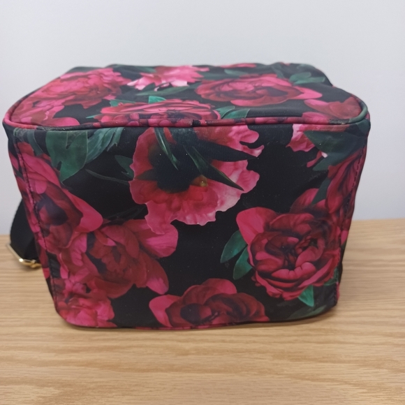 Betsey Johnson Insulated Lunch Tote Bag Rose Floral Print Design Pink Black - Picture 6 of 11